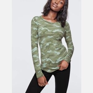 Pink Victoria's Secret Long Sleeve Tee Green Camouflaged - Small